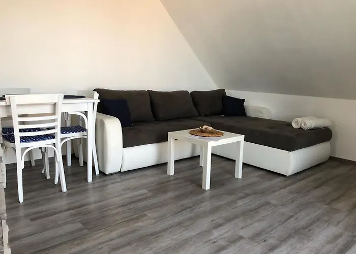 Toparti Hangulatu Nyaralo-balatonboglar